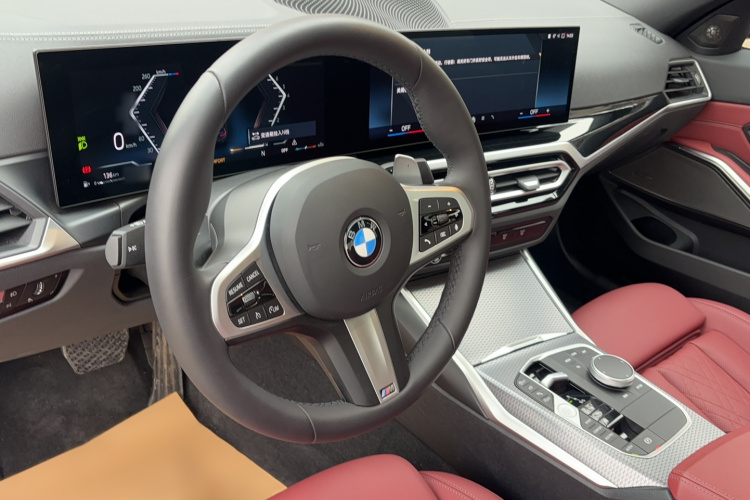 宝马3系 2024款 325i M运动曜夜套装中控内饰7002