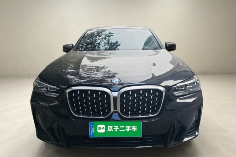 宝马X4 2022款 xDrive 25i M运动套装车身外观2