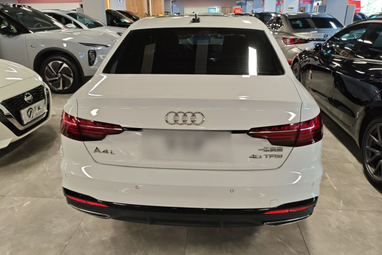 奥迪A4L 2022款 40 TFSI 豪华动感型车身外观6
