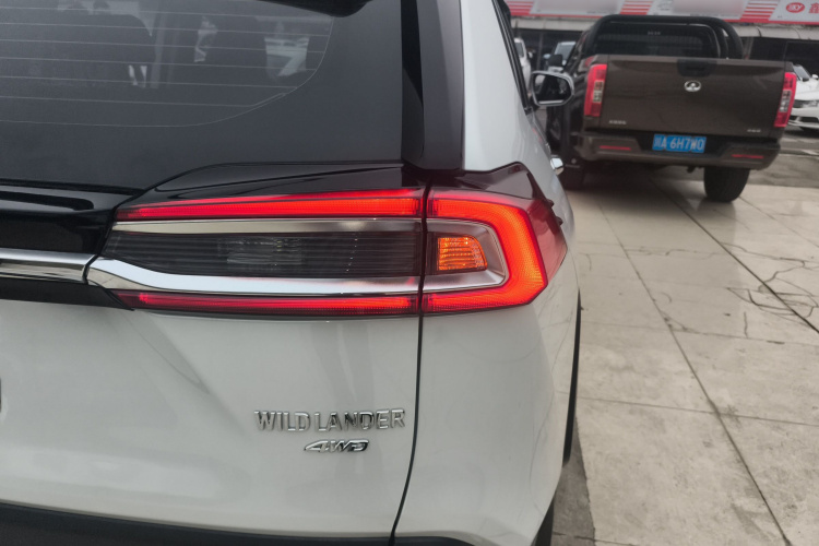 丰田 威兰达 2021款 2.0L CVT四驱豪华版车身外观9