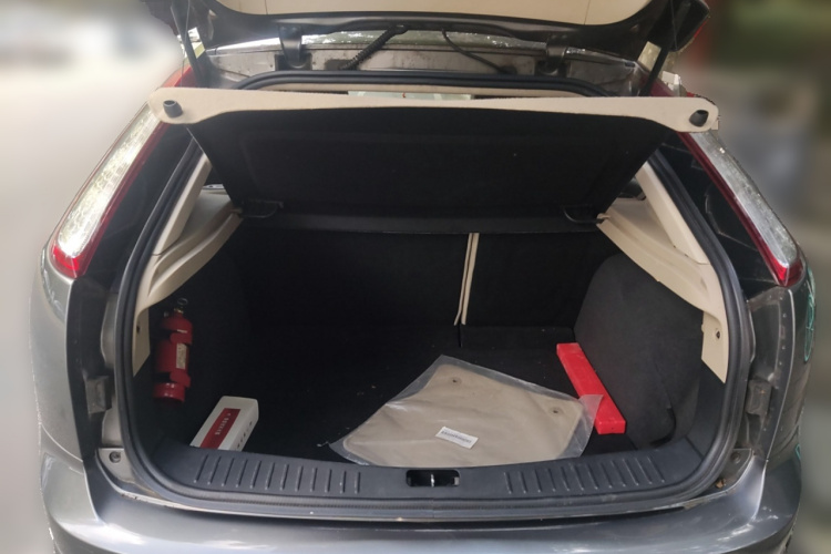 福特 福克斯 2013款 两厢经典 1.8L 自动时尚型局部细节23