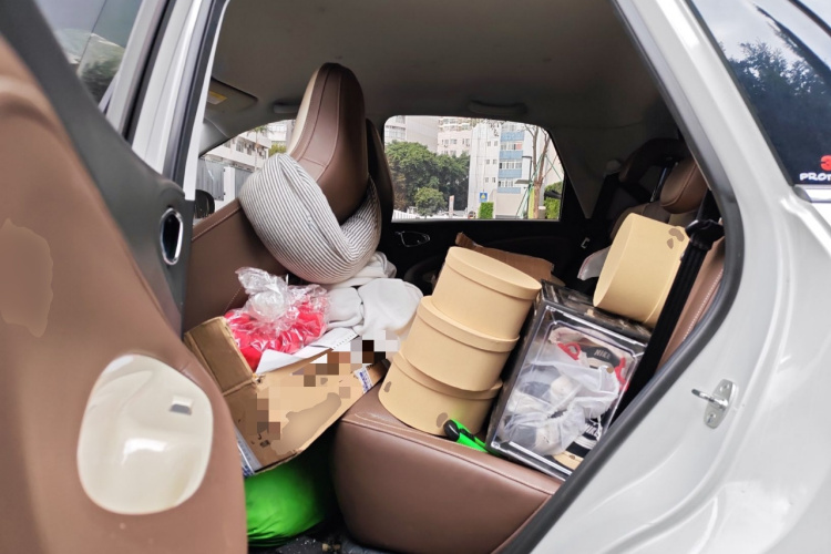 五菱汽车 五菱缤果 2023款 333km 灵犀互联款中控内饰21