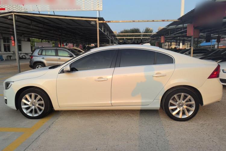 沃尔沃S60 2016款 S60L T4 智远版车身外观6005