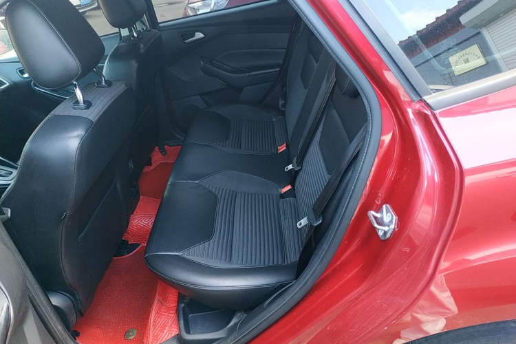 福特 福克斯 2017款 两厢 1.6L 自动风尚型智行版中控内饰21