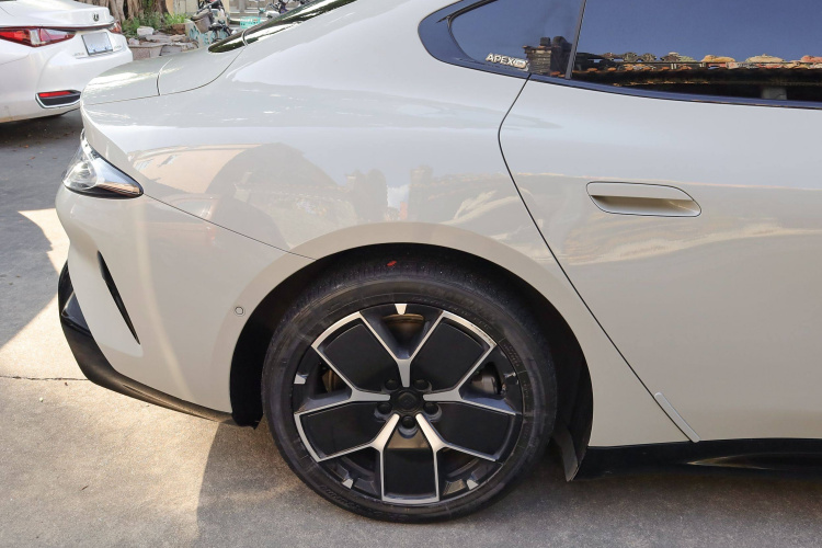 小米汽车 小米SU7 2024款 后驱长续航智驾版车身外观6012