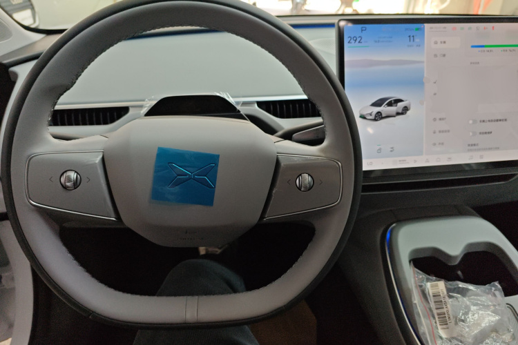 小鹏MONA M03 2025款 620 超长续航 Plus中控内饰12