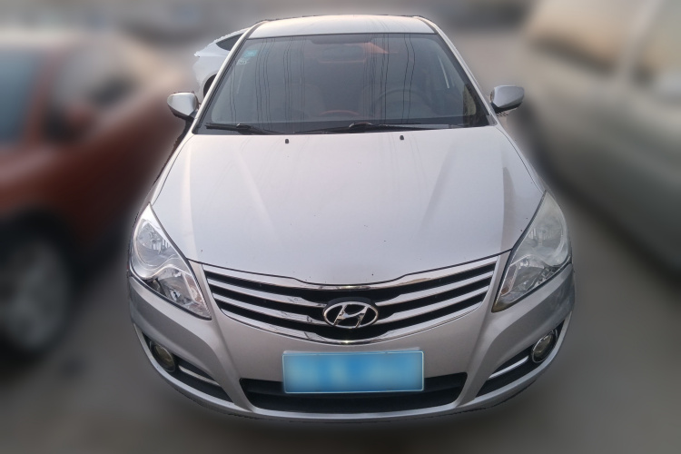 现代 悦动 2011款 1.6L 自动舒适型车身外观2