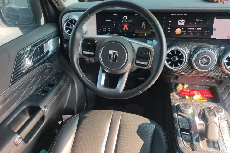 坦克300 2021款 越野版 2.0T 征服者中控内饰13