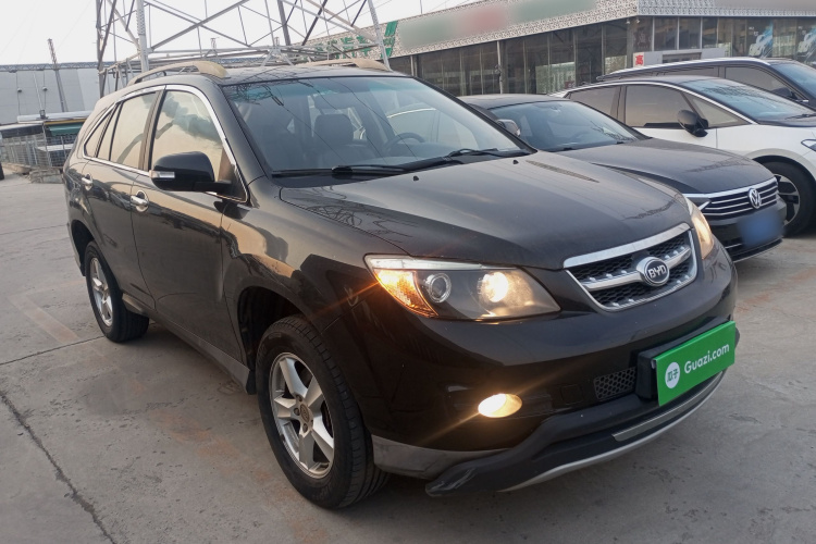 比亚迪S6 2014款 2.0L 手动豪华型 5座车身外观6002