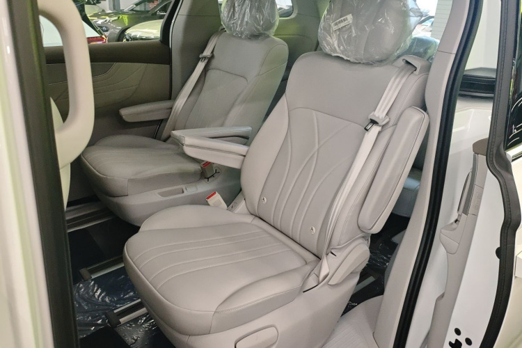 荣威iMAX8新能源 2025款 1.5T DMH 陆尊至享版中控内饰21