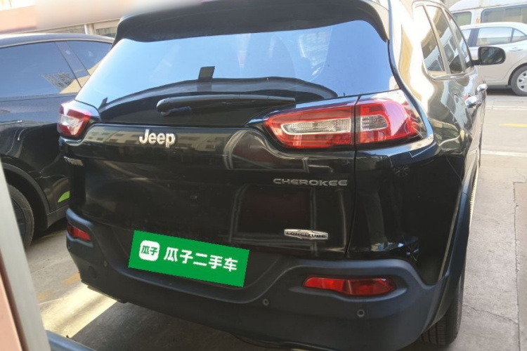 Jeep 自由光 2016款 2.4L 领先版车身外观6