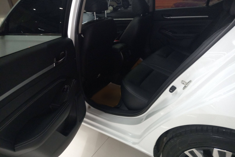 日产 天籁 2022款 2.0L XL-TLS 悦享版中控内饰7004