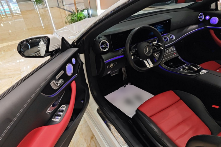 奔驰E级(进口) 2023款 E 260 敞篷轿跑车中控内饰7003