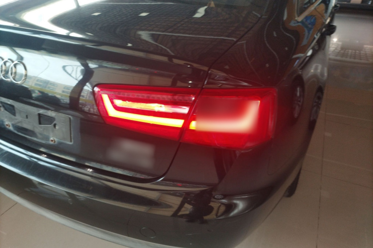 奥迪A6L 2014款 30 FSI 技术型车身外观9