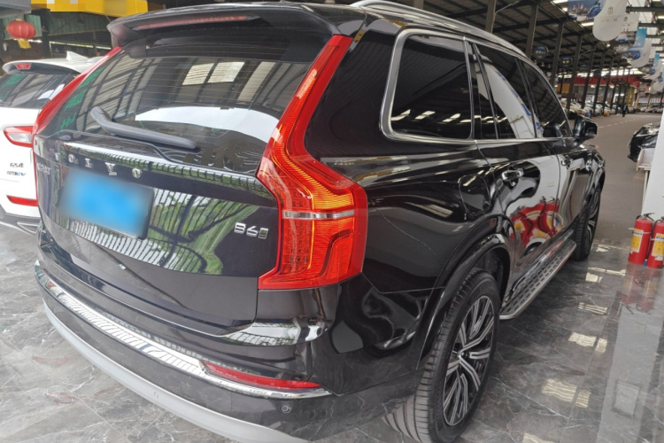 沃尔沃XC90 2022款 B6 智逸豪华版 7座车身外观7