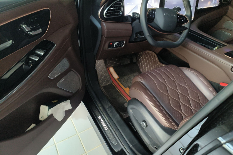 星途揽月 2023款 400T 四驱星尊版 6座中控内饰7003