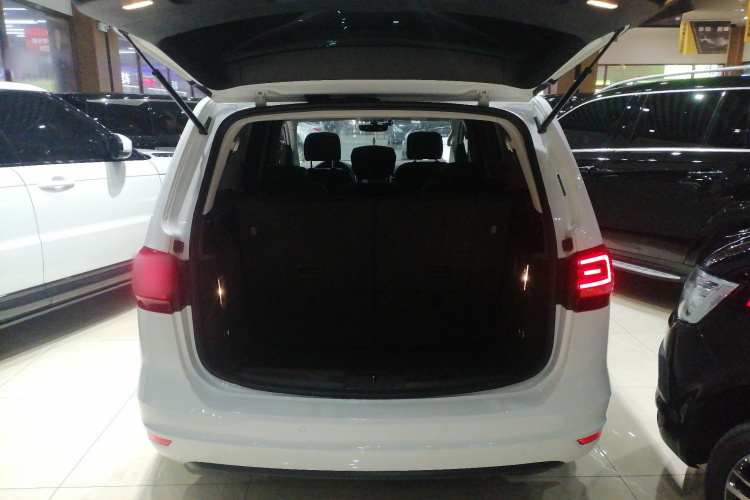 大众 夏朗 2016款 380TSI 尊享型 7座机舱底盘23