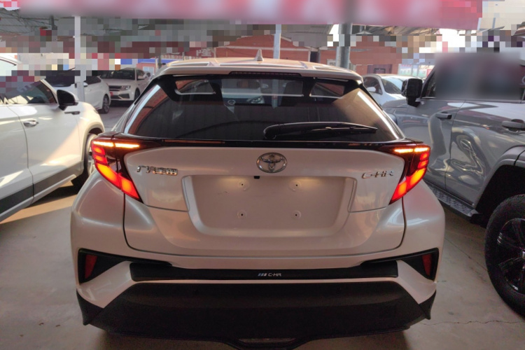 丰田C-HR 2021款 2.0L 豪华版车身外观6