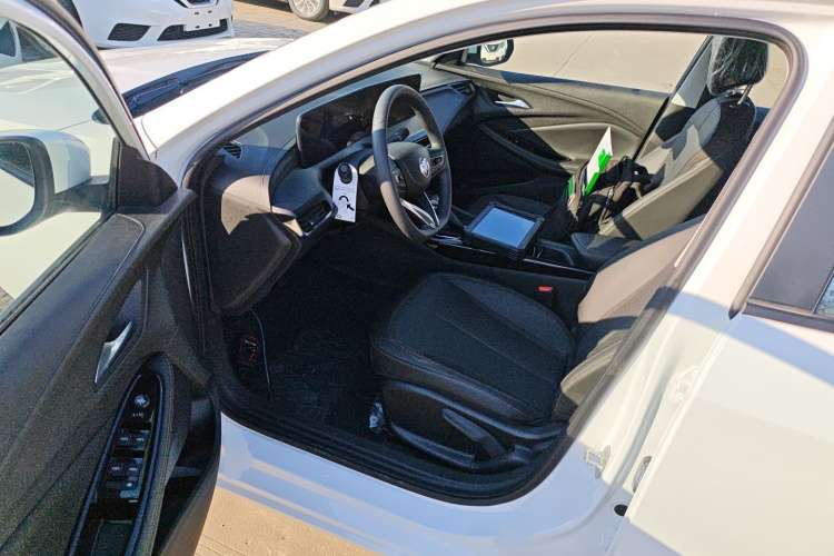 别克 威朗 2023款 Pro 乐享版中控内饰20