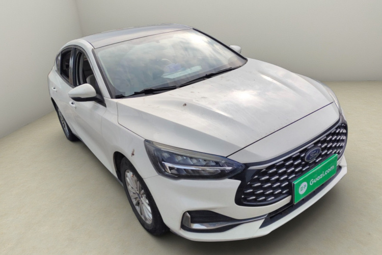 福特 福克斯 2021款 三厢 EcoBoost 180 自动锋潮型车身外观3