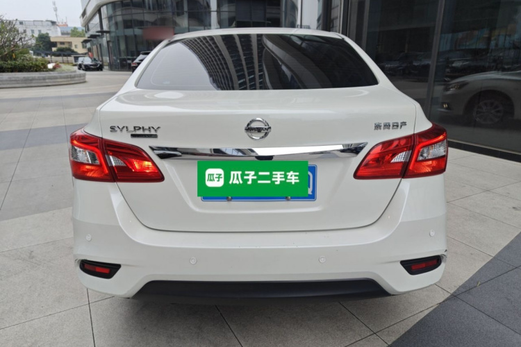 日产 轩逸 2021款 经典 1.6XL CVT豪华版车身外观6