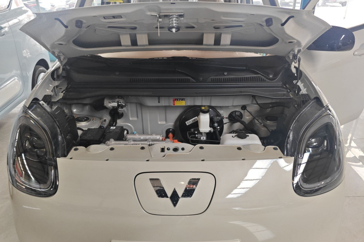 五菱汽车 宏光MINIEV 2025款 四门版 进阶款机舱底盘24