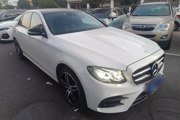 奔驰E级 2017款 E 200 运动型 4MATIC车身外观3