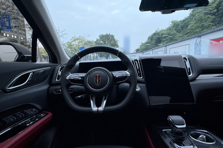 红旗HS3 2023款 1.5T 两驱善为版中控内饰7008