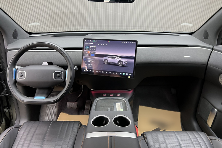 长安启源E07 2025款 纯电 四驱 90kWh Ultra高性能版中控内饰7001