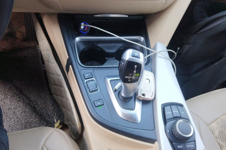 宝马3系 2014款 320Li 时尚型局部细节18