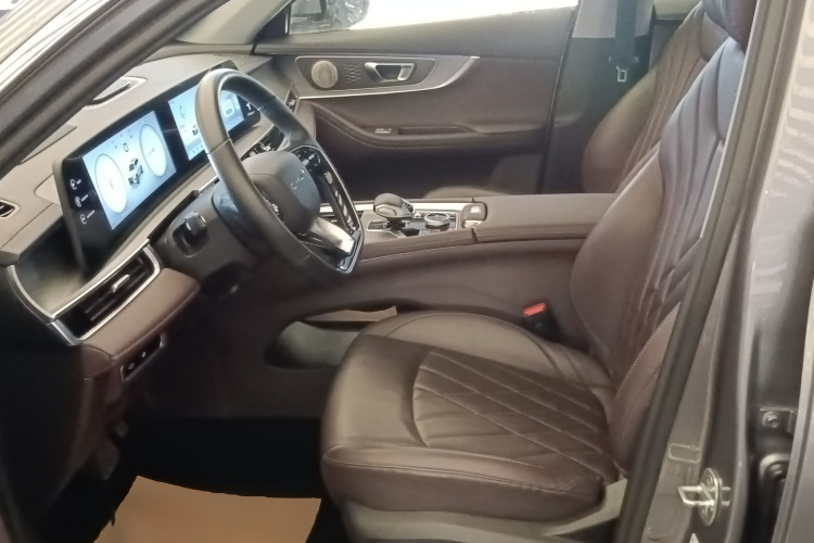 奇瑞 瑞虎8 PRO 2024款 冠军版 290T 两驱巅峰版 7座中控内饰19