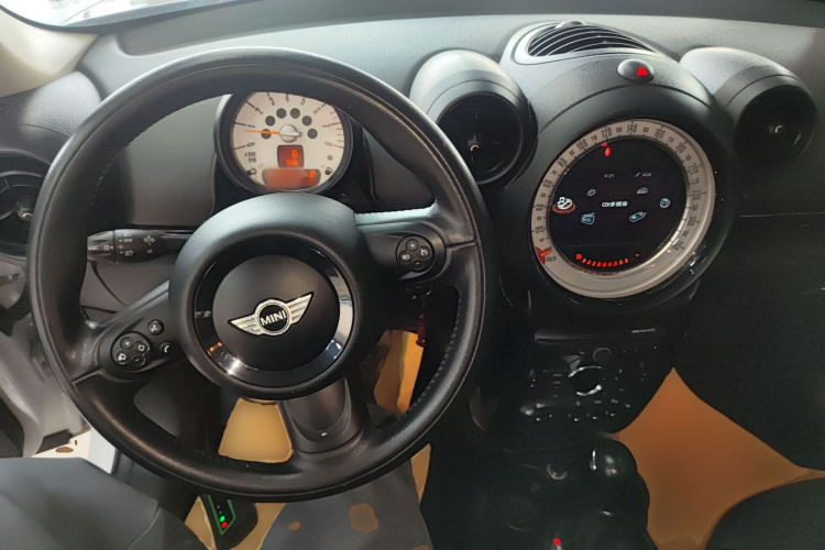 MINI Countryman 2013款 1.6T COOPER ALL4 Excitement中控内饰12