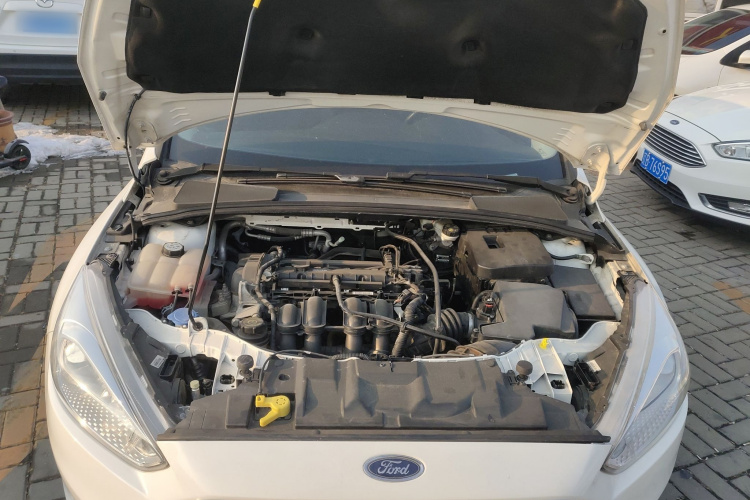 福特 福克斯 2015款 三厢 1.6L 自动风尚型机舱底盘24