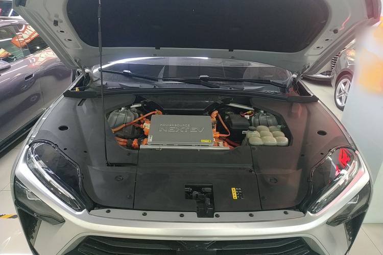 蔚来ES8 2020款 580KM 六座版机舱底盘24