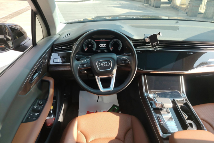 奥迪Q7 2022款 55 TFSI quattro S line运动型中控内饰13
