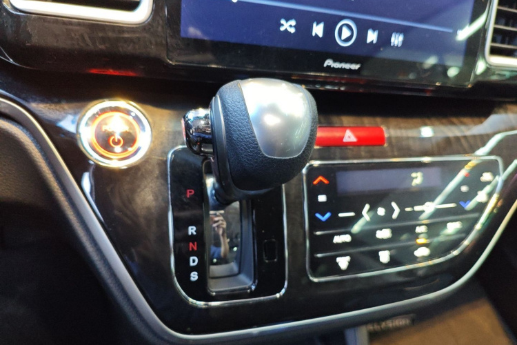 本田 艾力绅 2019款 2.0L 混动豪华版局部细节18