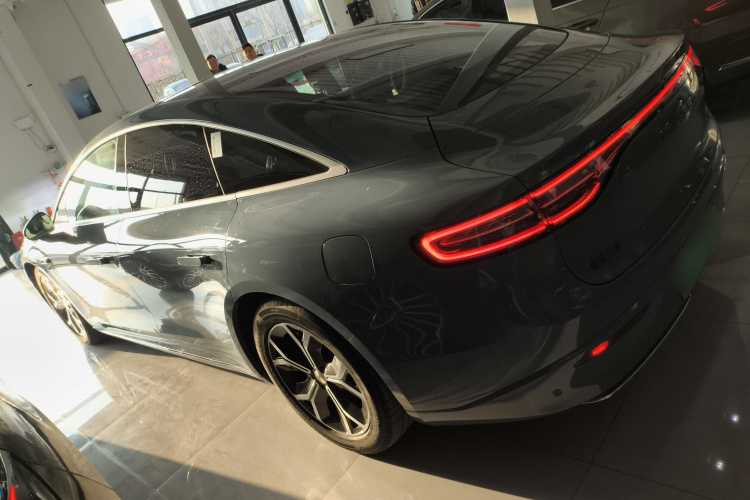 鸿蒙智行 智界S7 2024款 Max车身外观4