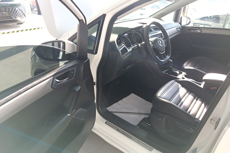 大众 2021款 途安L 280TSI DSG舒适版 7座中控内饰7003