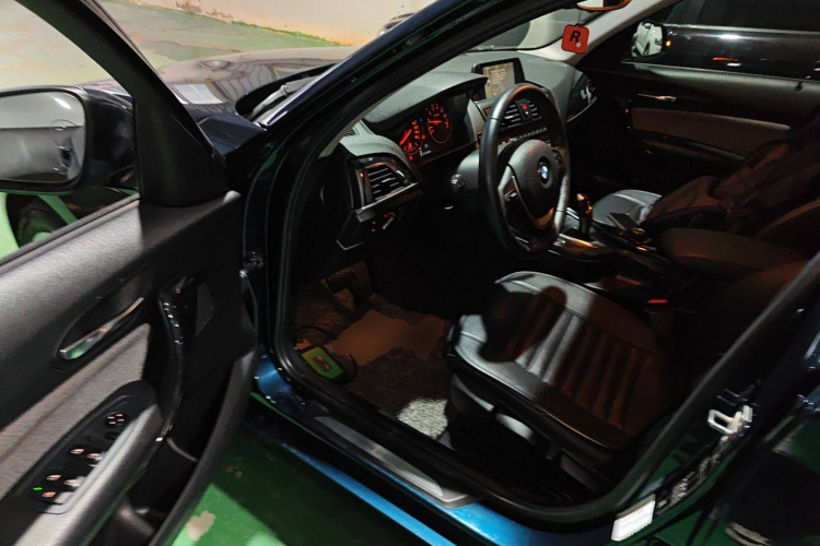 宝马1系(进口) 2013款 改款 116i 都市型中控内饰7003