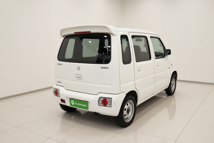 铃木 北斗星 2016款 1.4L 手动超值型车身外观7