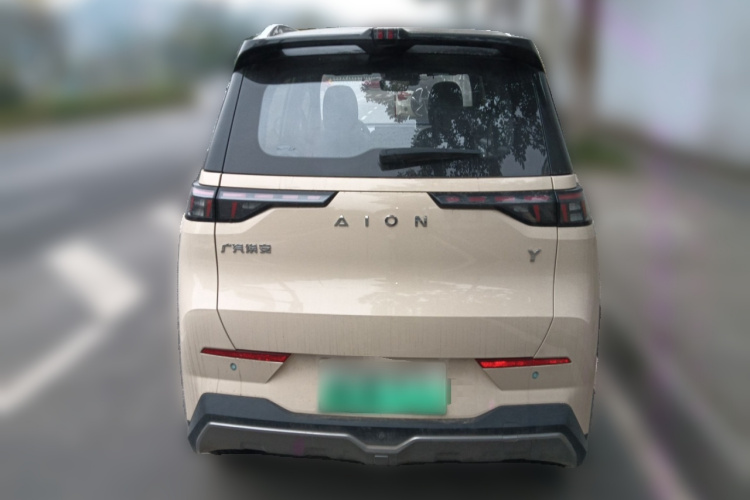 埃安 AION Y 2022款 70 科技版 磷酸铁锂车身外观6