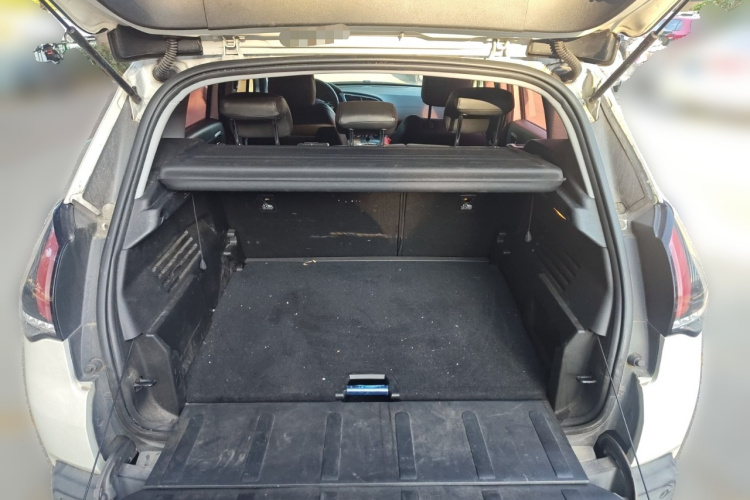 标致3008 2016款 1.6THP 自动经典版中控内饰23