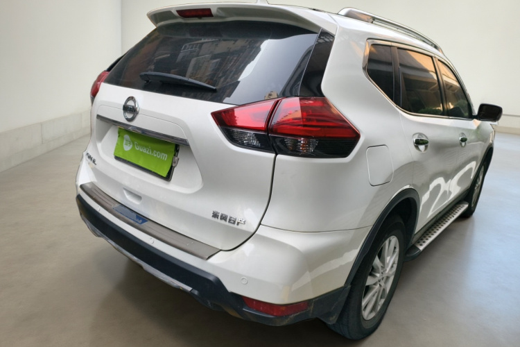 日产 奇骏 2017款 2.0L CVT舒适版 2WD车身外观7