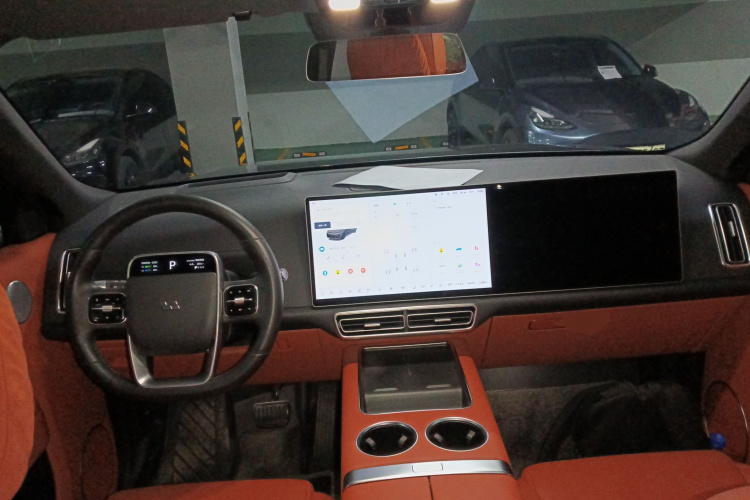 理想汽车 理想L8 2023款 Pro中控内饰12