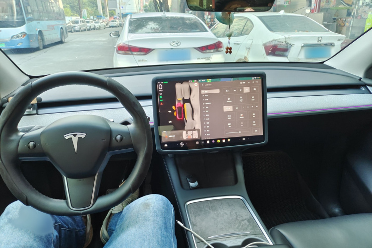 特斯拉 Model Y 2024款 后轮驱动版中控内饰7001