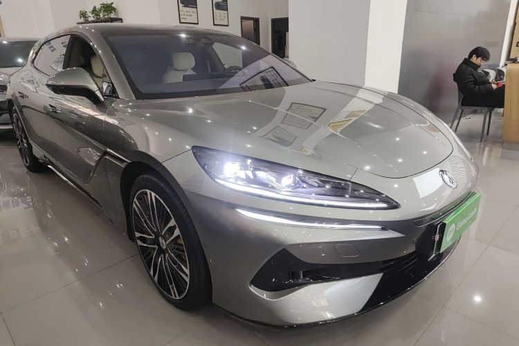 腾势Z9GT 2024款 1100四驱Ultra版车身外观3