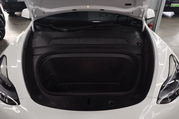 特斯拉 Model Y 2022款 后轮驱动版机舱底盘24