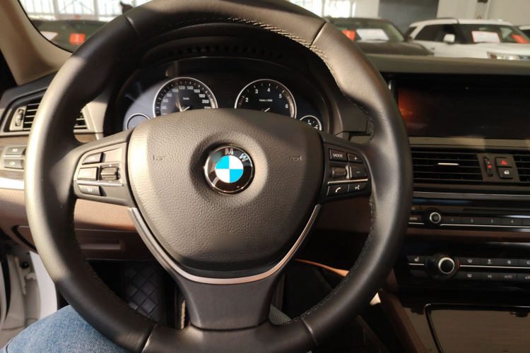 宝马5系 2014款 525Li 豪华设计套装中控内饰7003