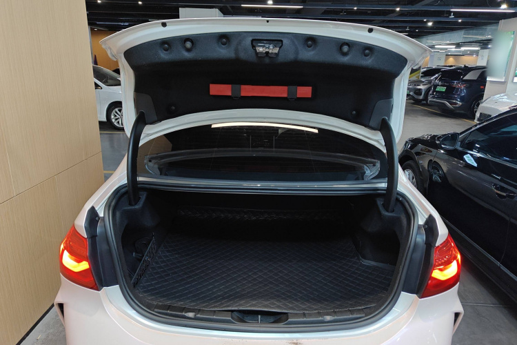 宝马1系 2019款 120i M运动套装局部细节23