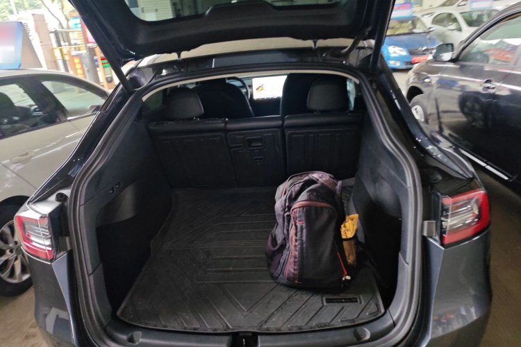 特斯拉 Model Y 2021款 标准续航后驱版机舱底盘23